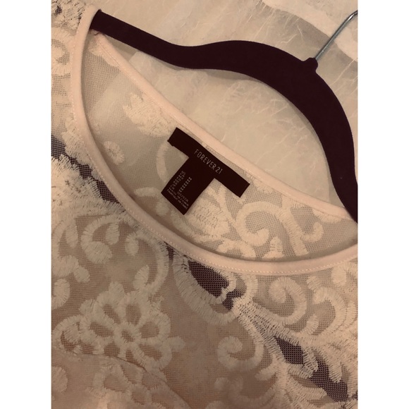 cream crop ~ lace detailing - Picture 2 of 5